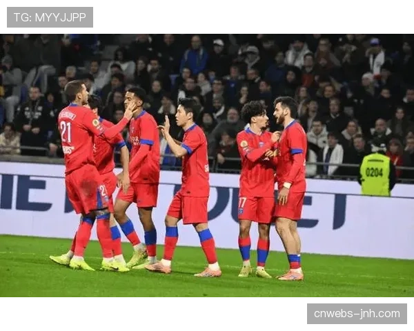 巴黎3-2补时绝杀里昂，内维斯制胜球点燃王子公园