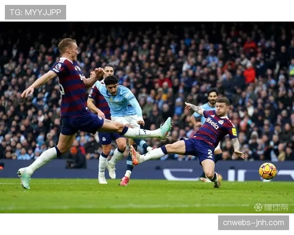 英超争冠形势分析：阿森纳一骑绝尘，曼城切尔西紧追